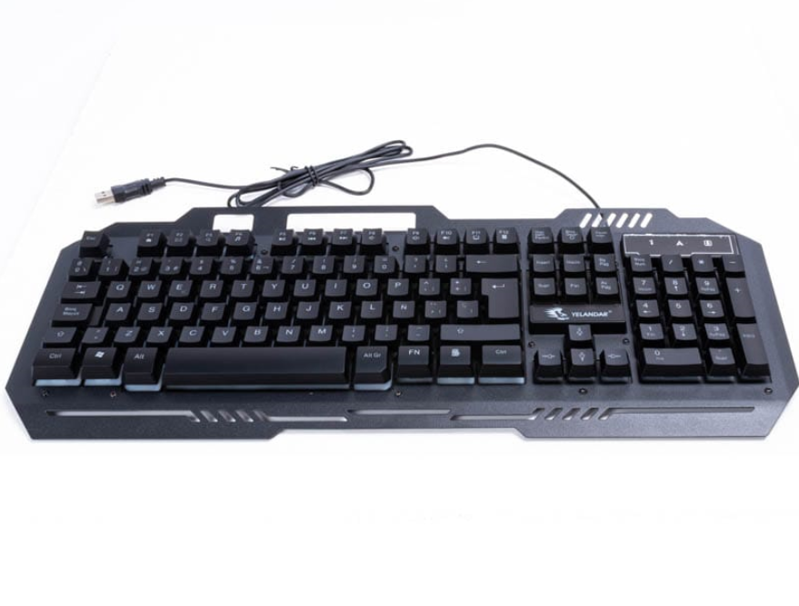 Teclado alámbrico gamer con iluminación RGB yelandar K568