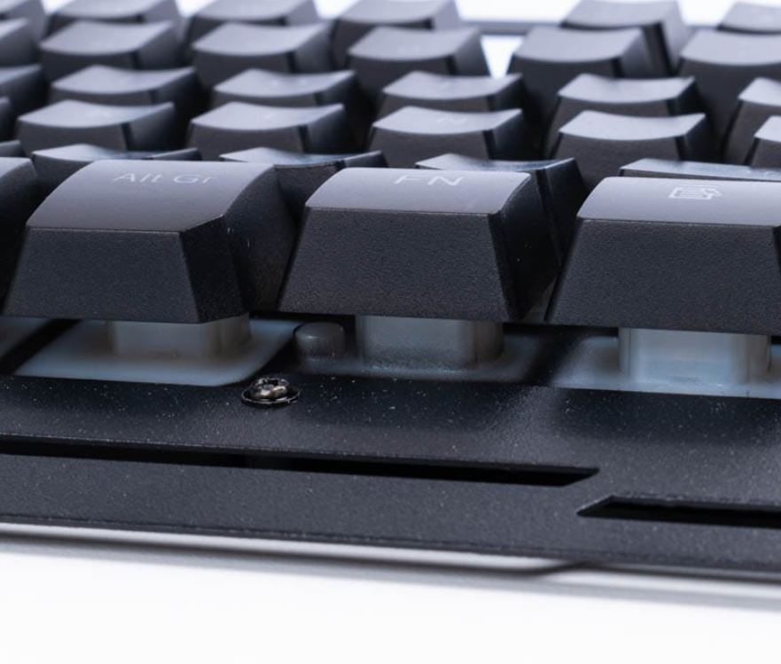 Teclado alámbrico gamer con iluminación RGB yelandar K568