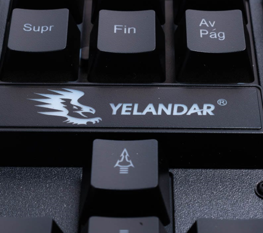 Teclado alámbrico gamer con iluminación RGB yelandar K568