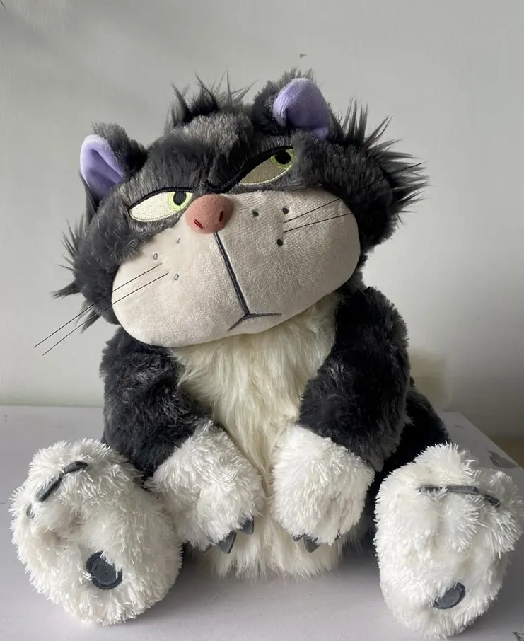 Peluche Gato lucifer adorable representación del personaje de Disney.